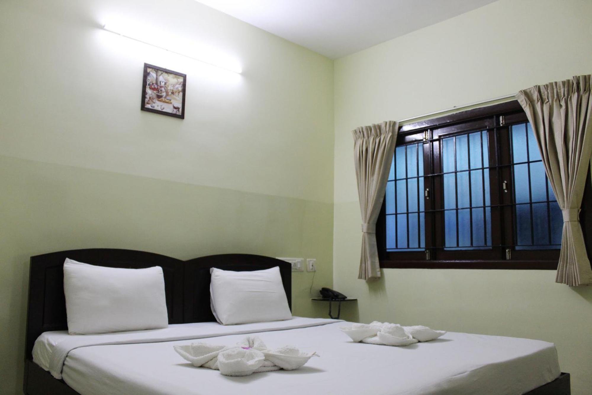 Hotel Kc Yercaud Esterno foto